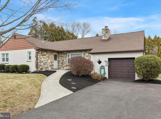 59 E Hillcrest Ave, Chalfont, PA 18914
