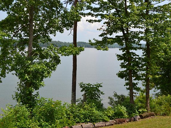 4th image of 16035 Channel Pointe Dr