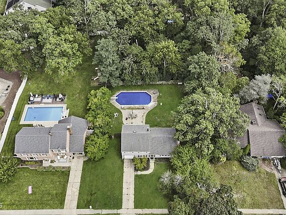 3rd image of 107 Ridge Drive