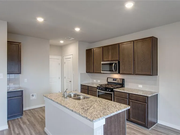 17303C Leafroller Dr — Photo 9