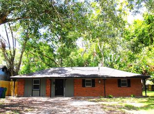 1109 N Valderas St, Angleton, TX 77515