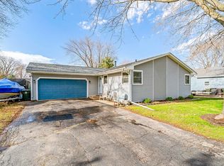 1040 Suzy St, Sandwich, IL 60548