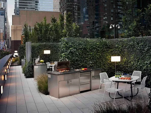 460 West 42nd Street image 27 of 30