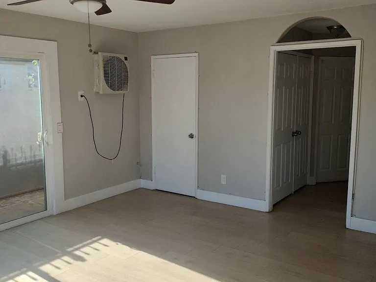 560 W Shamrock St #A — Photo 11