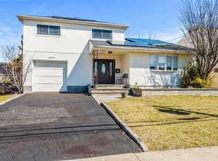 3397 Knight St, Oceanside, NY 11572