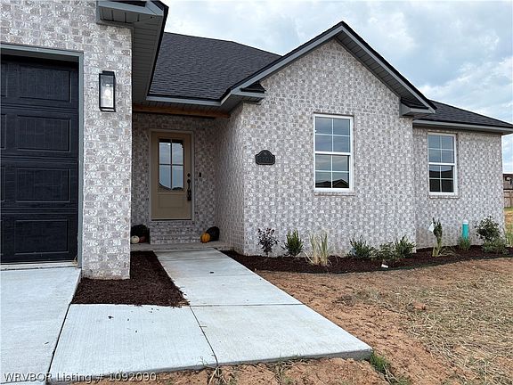 2nd image of 1101 Hunter Dr