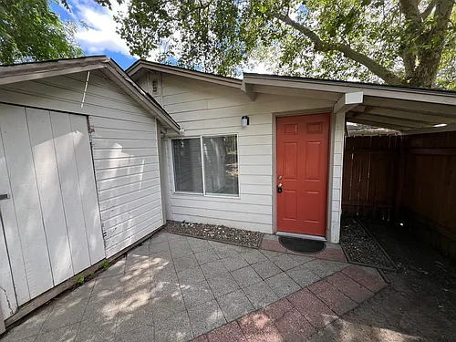 412 NW Manzanita Ave #A & B Photo 1