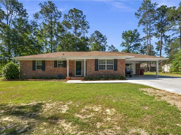 335 Edgewood Dr, Blackshear, GA 31516