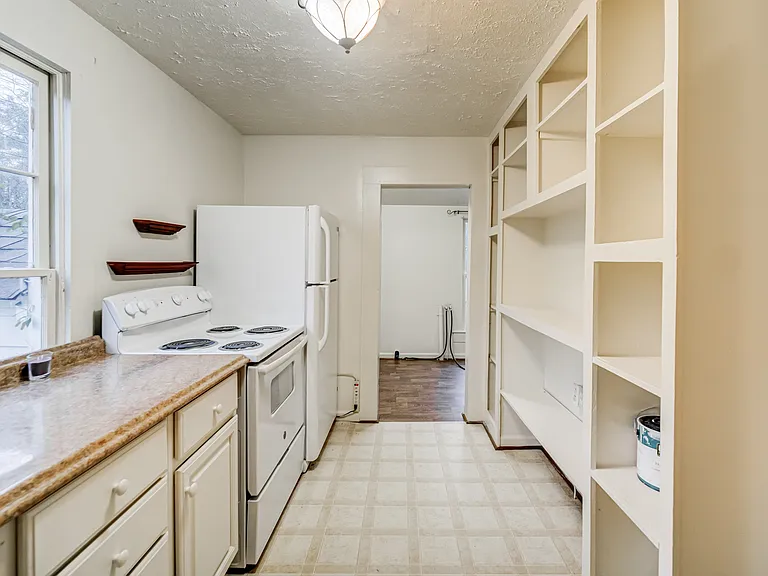 1290 Reavis Mountain Rd — Photo 5