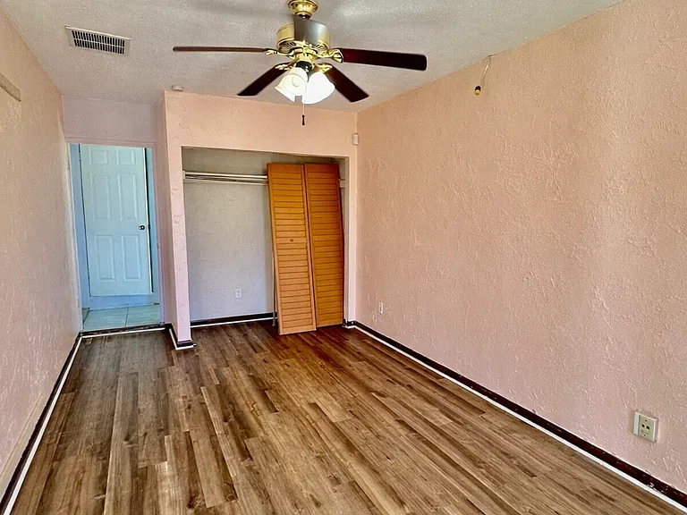 5807 Colchester Dr — Photo 11