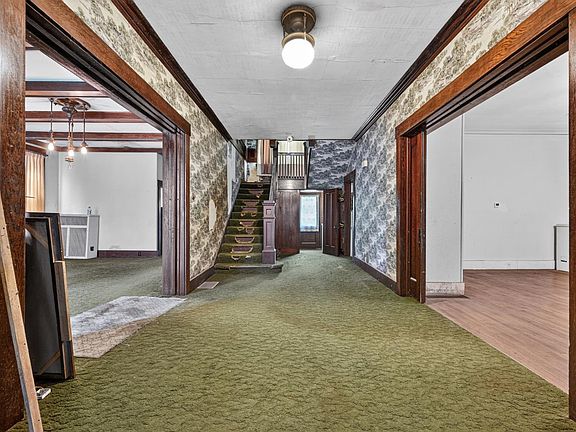 3rd image of 336 Sunnyside Ave