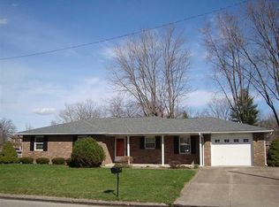 709 Linden Dr, Seymour, IN 47274