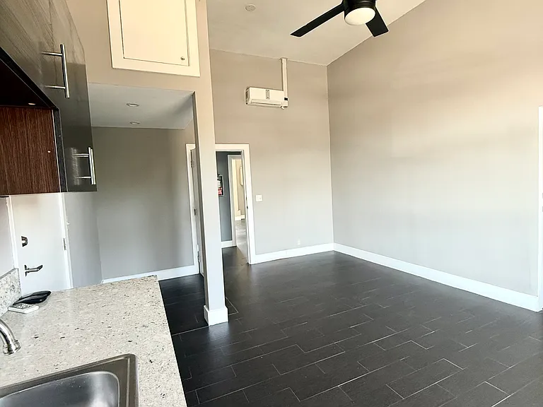 2330 E Cesar E Chavez Ave #5-8 — Photo 4