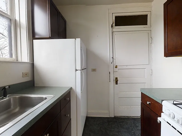 822 Reba Pl #2N — Photo 6