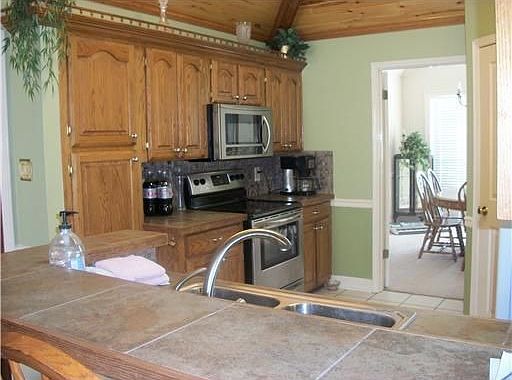 3rd image of 5530 Lake Side Dr