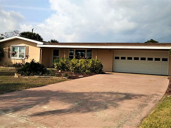 2nd image of 220 Carissa Dr