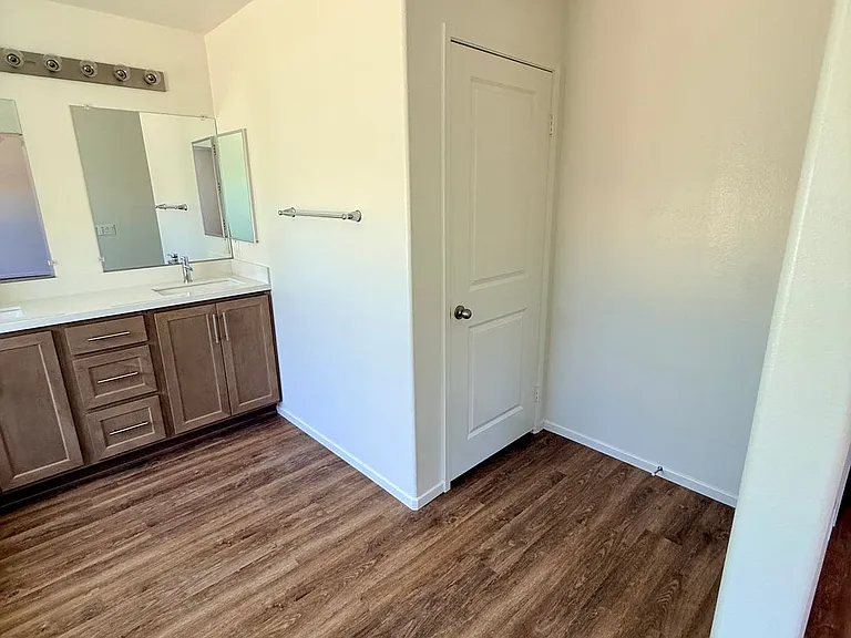 11705 Sebastian Rd — Photo 33