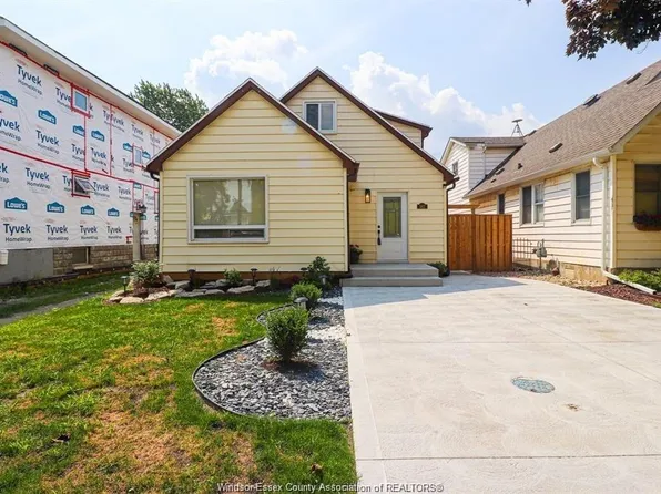 567 Hildegarde St, Windsor, ON N8X 2Z4