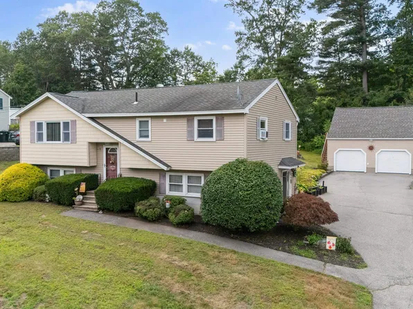 17 Dyson Drive, Salem, NH 03079