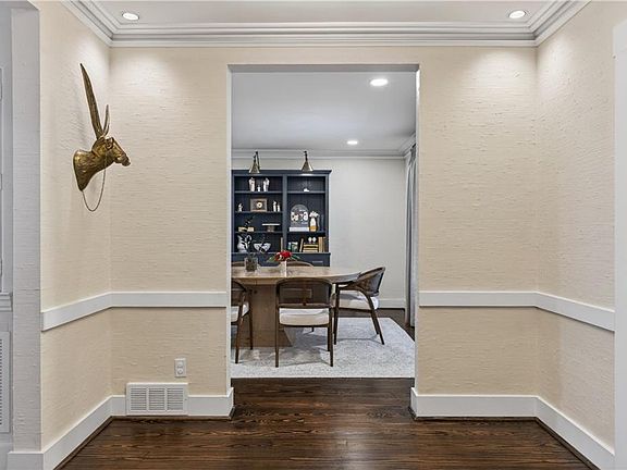 5th image of 3220 W Andrews Dr NW