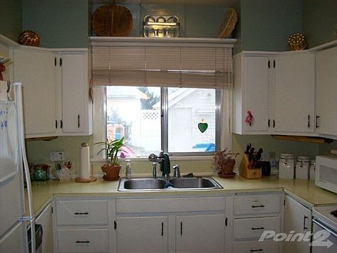 Bright Kitchen