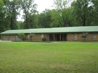 2207 Carol St, Greenville, MS 38703