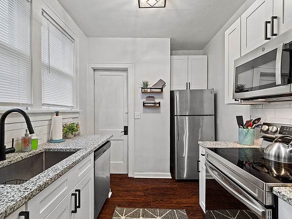 3rd image of 1425 Gridley St #Id1061055p