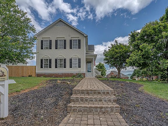 3rd image of 6005 Briar Hill Ct