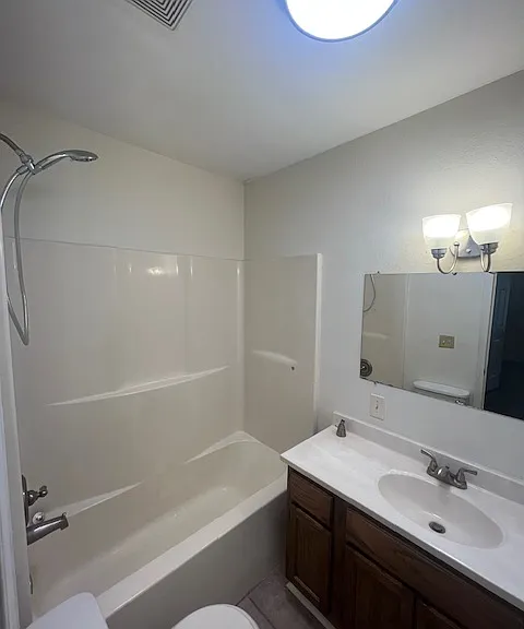 12 Lumpkin Dr #10 — Photo 10