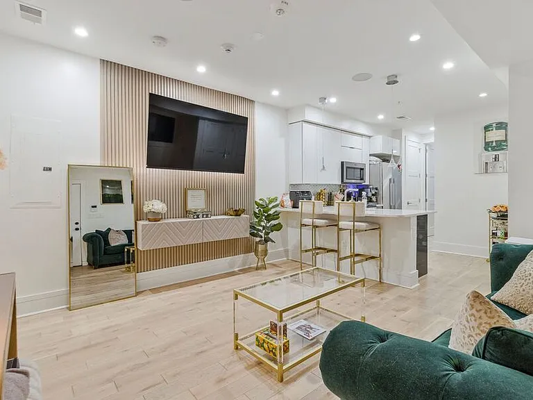 820 Kennedy St NW #2 — Photo 6