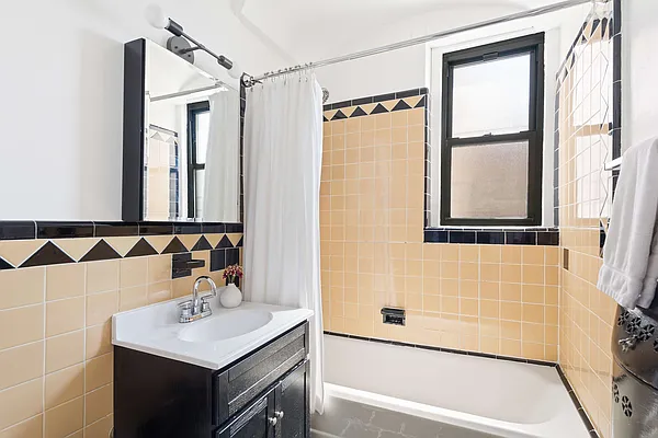 Sold by Jalen Real Estate Corp | media 10
