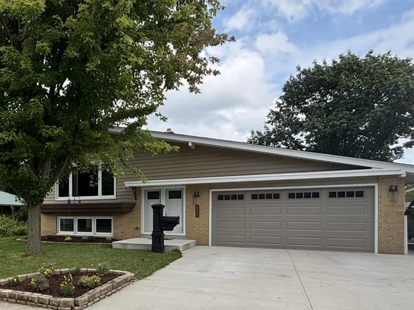 653 South 15th AVENUE, West Bend, WI 53095