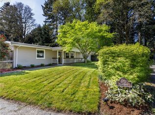 3717 Upper Dr, Lake Oswego, OR 97035