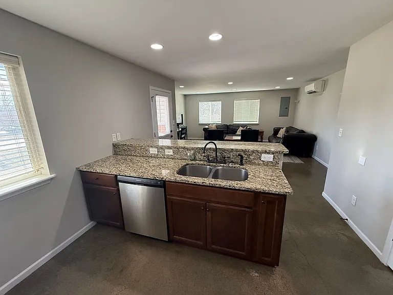 1409 Paris Rd #101 — Photo 11