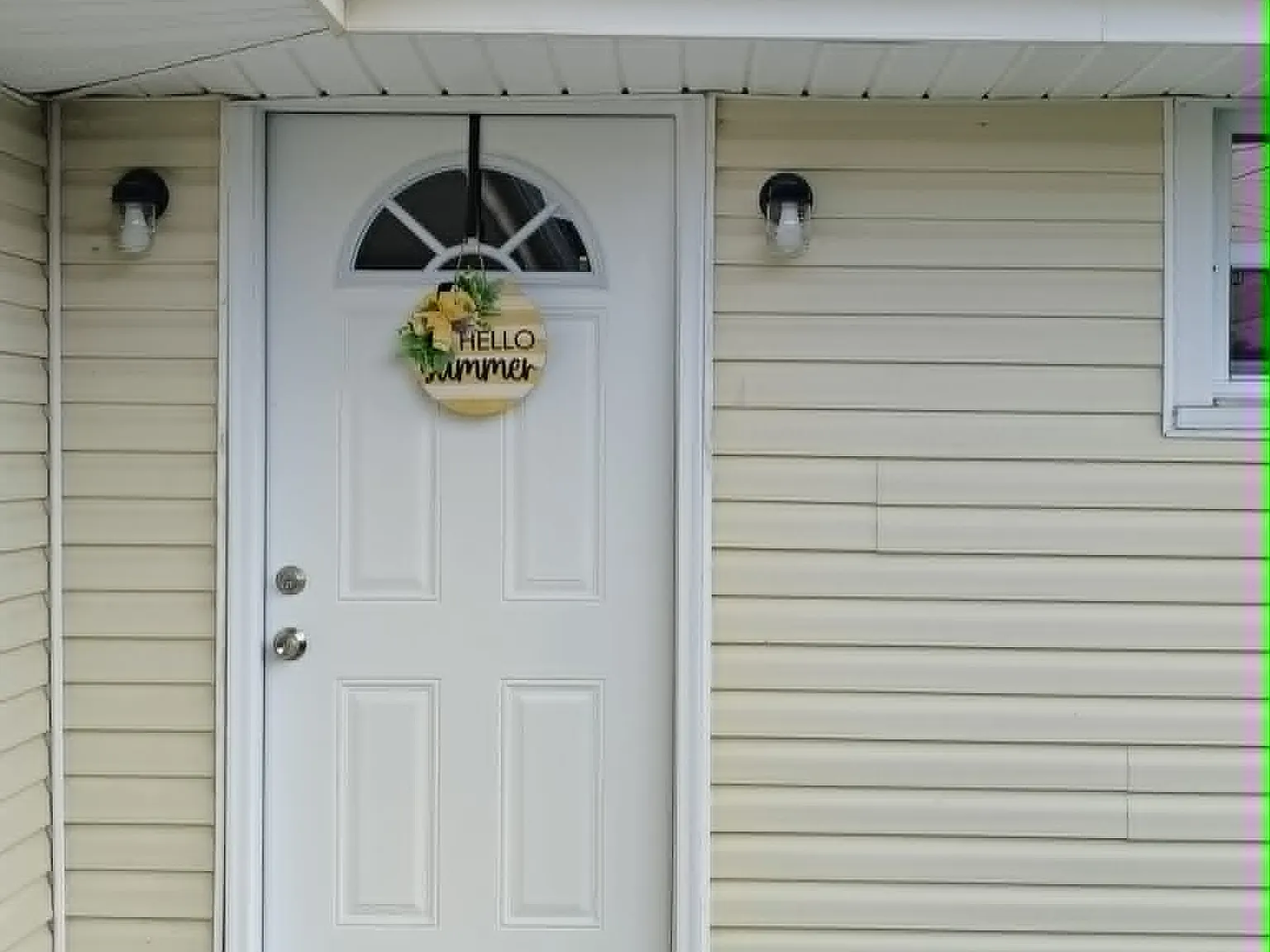 3 bed, 1233 sqft, $1,600 — Photo 2