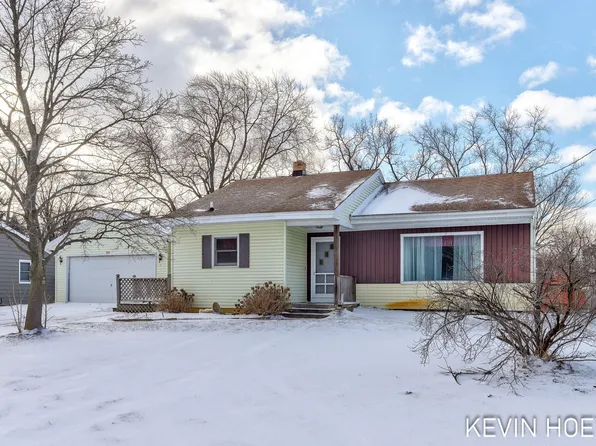 746 Riley St, Holland, MI 49424