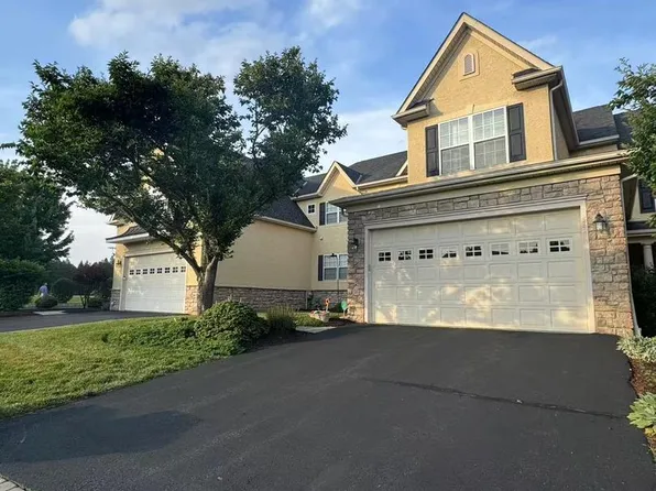 562 Farmdale Cir, Blue Bell, PA 19422