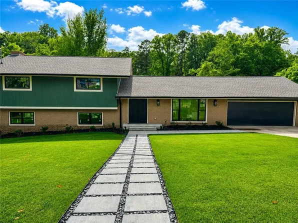 4255 Glenda Dr, College Park, GA 30337
