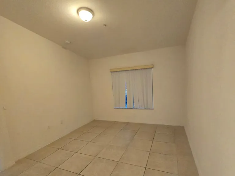 3856 SW 48th Ave — Photo 11