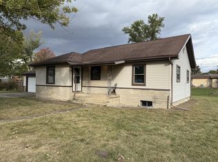 533 Grayton Rd, Kingsford Heights, IN 46346