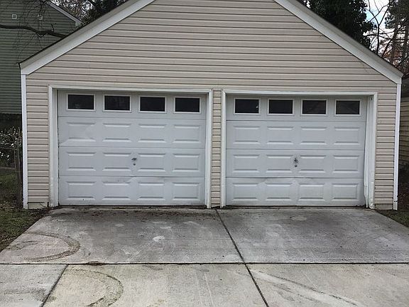 2nd image of 2841 Lens Ave #A