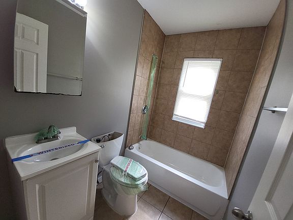3rd image of 28911 Powers St