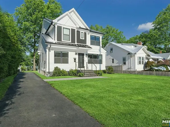 676 Ridgewood Rd, Oradell, NJ 07649