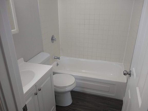 5th image of 11 Willowood Ln APT A