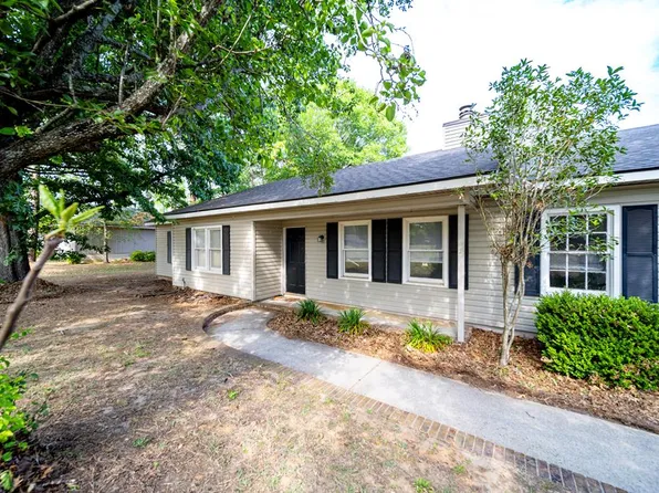 2111 Gornto Rd, Valdosta, GA 31602