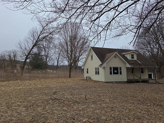 3rd image of 14416 Three Mile Rd