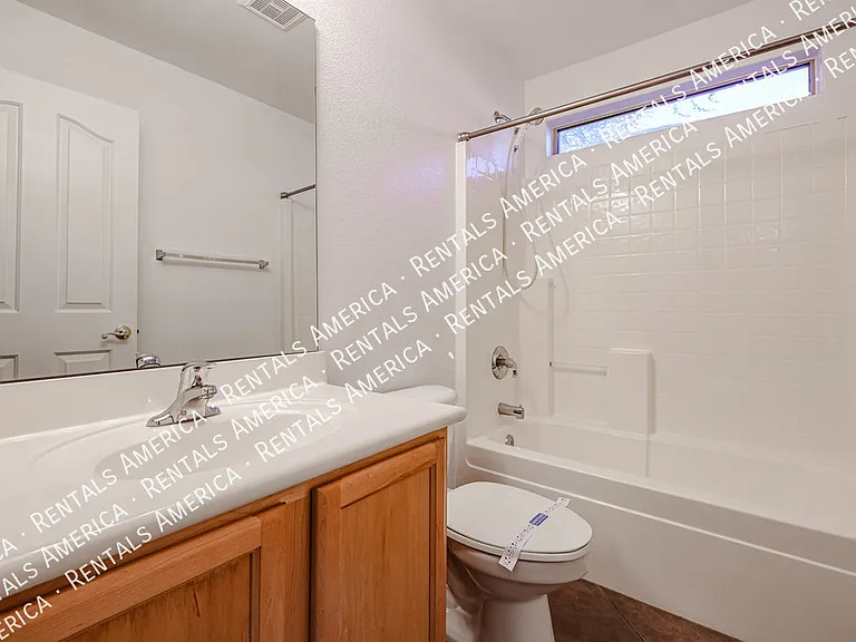 33251 N Symer Dr — Photo 11