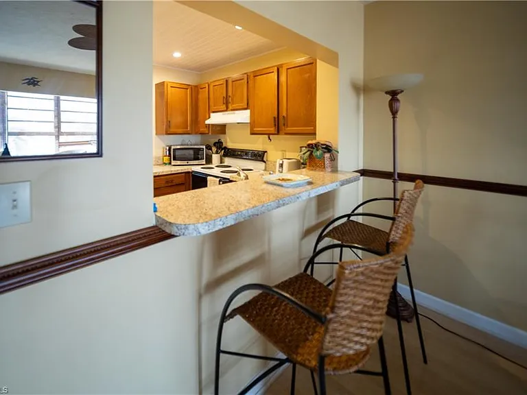 807 River Point Dr #304D — Photo 6