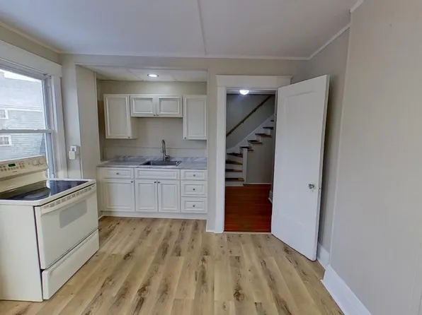 100 Ryckman Ave #2R, Albany, NY 12208