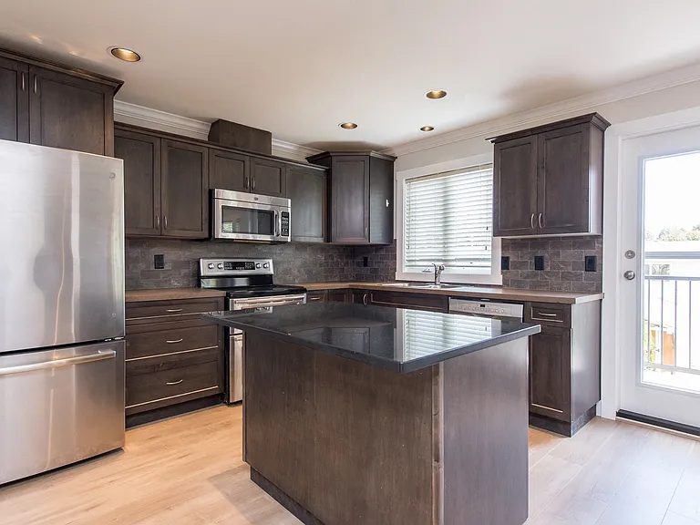 8491 Piper Cres #6 — Photo 20